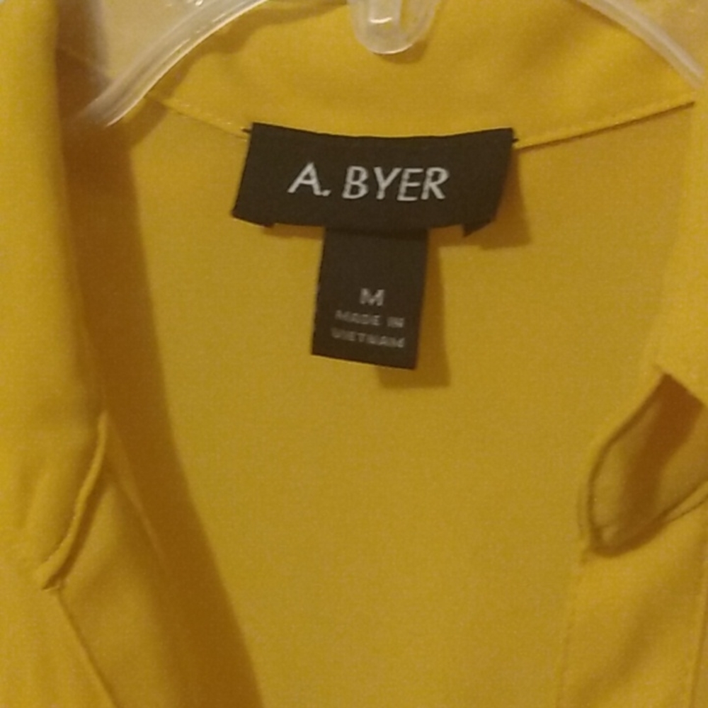 Button down shirt - Picture 2 of 3